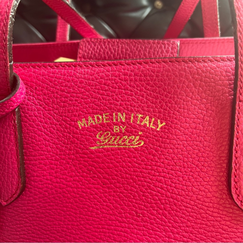 GUCCI Interlocking G Swing Tote - Picture 11 of 14